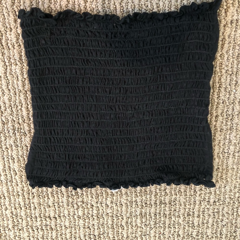 black scrunched tube top